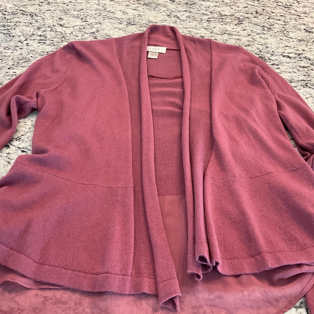 Lightweight rose colored sweater